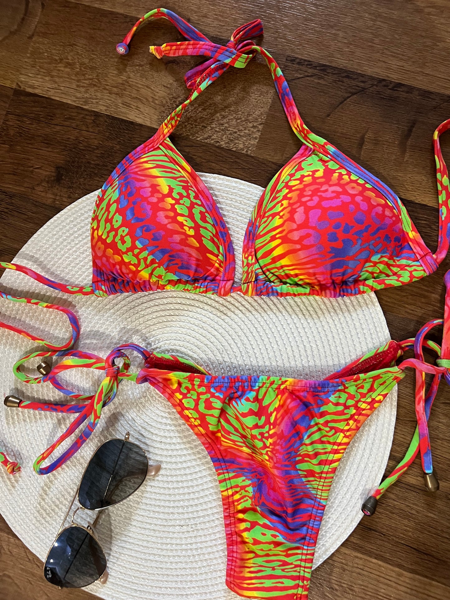 Laura Bikini