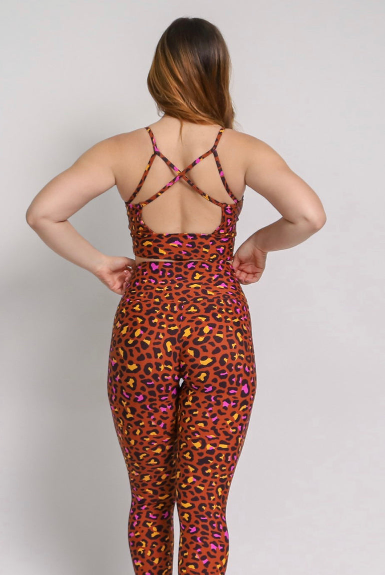 Búzios Cheetah Colors Sports Bra