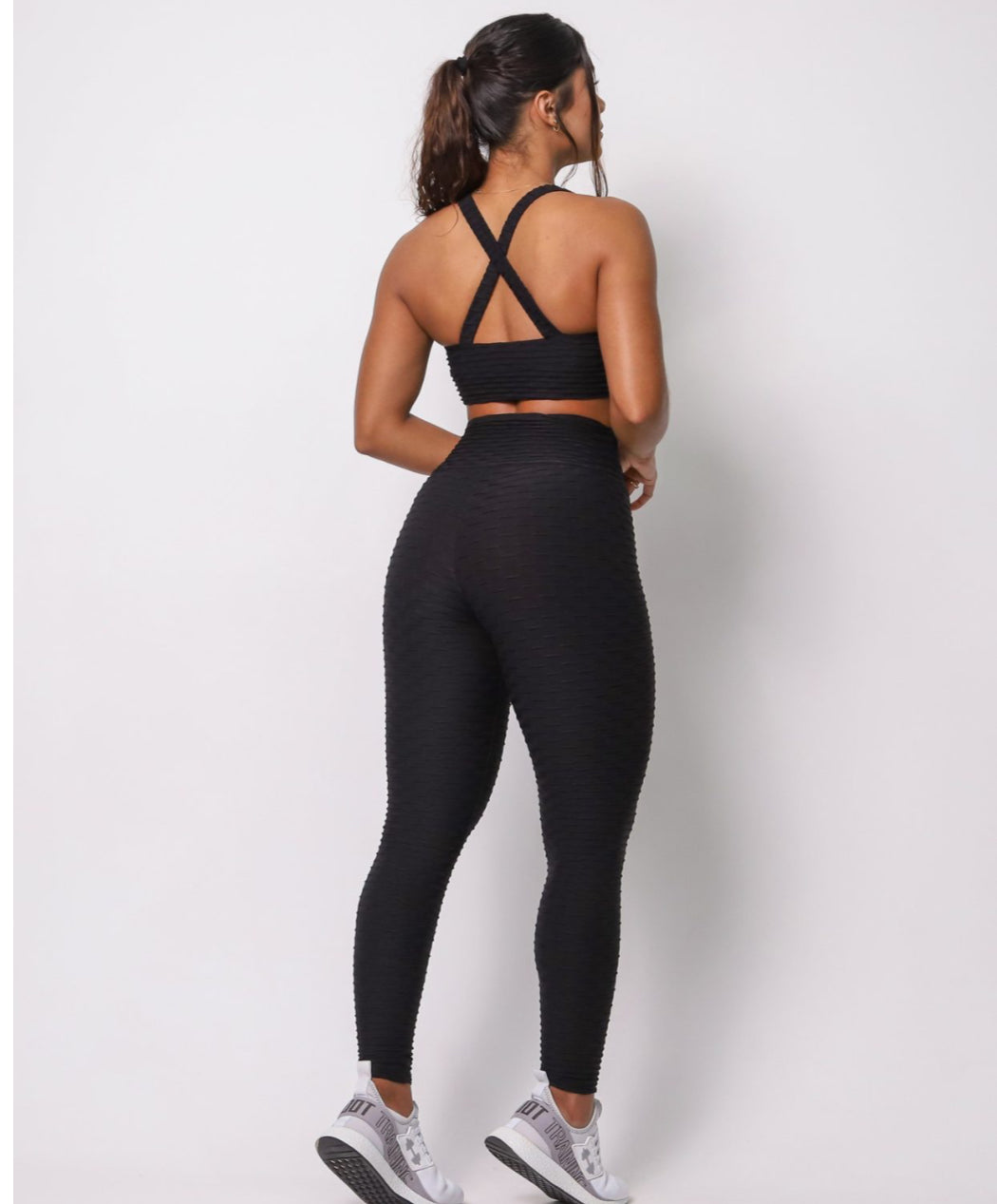 Lily Black Waves Textured Set